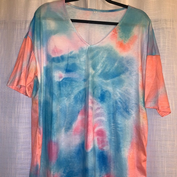 tie dye vneck T-shirt - Picture 2 of 2